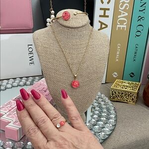 ✨4 Piece Goldtone and Pink Swirl Cuff Bracelet, Sz 9 Ring & Necklace PE Set✨NEW